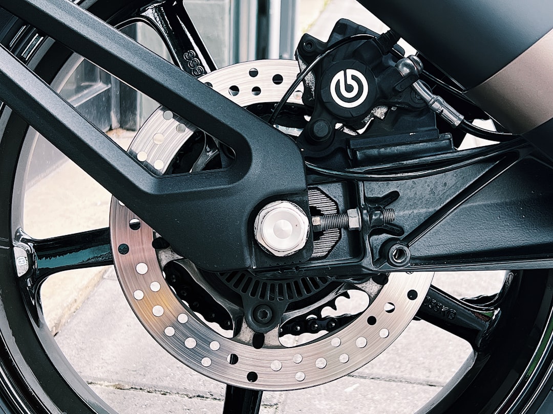 Ceramic brake pads for the Yamaha R3: Worth it on the track?