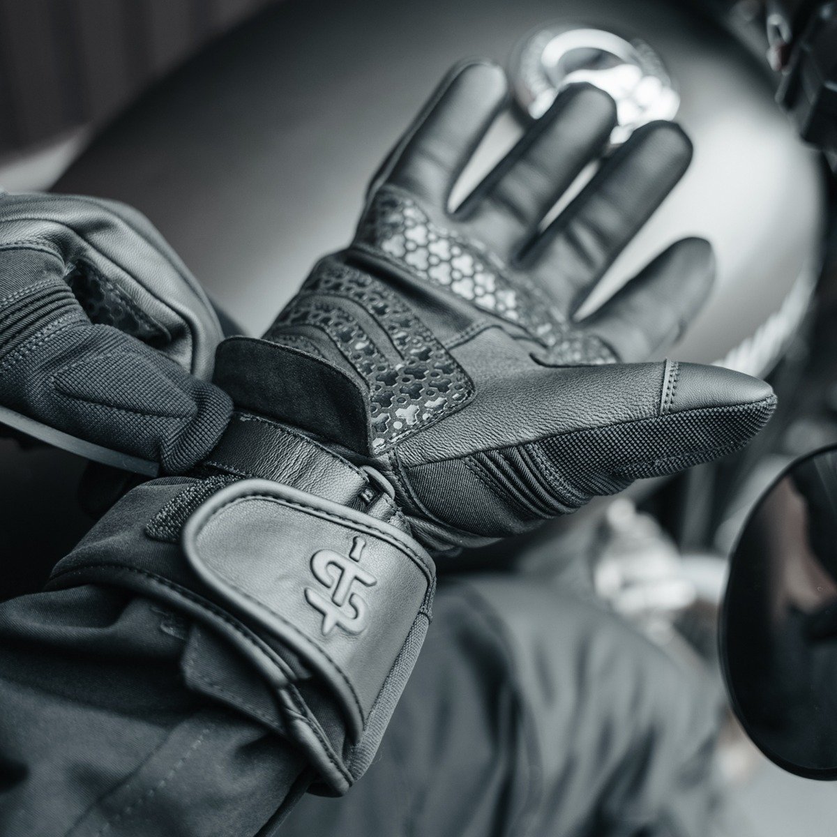 Spada Junction Rev.2 CE WP Gloves Black - Image 4