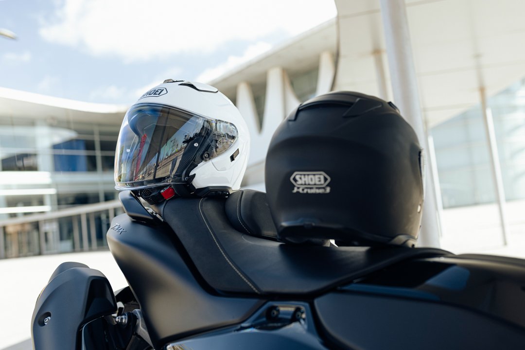 Shoei J-Cruise 3 Matt Black Helmet - Image 10